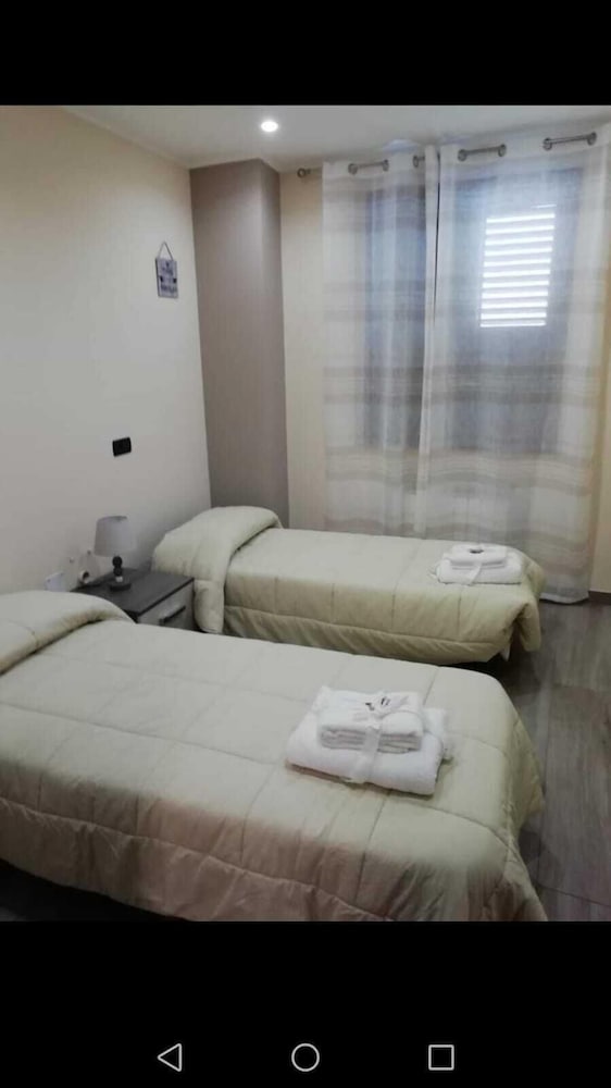 Twin Room, Shared Bathroom photo 1