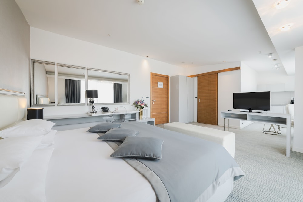 Deluxe Suite (Single Use) photo 3