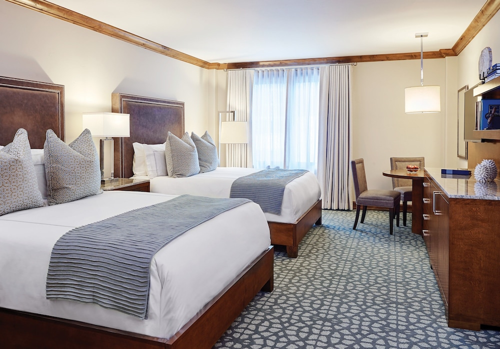 Luxury Interior Room, 2 Queens at The Sebastian - Vail in Vail