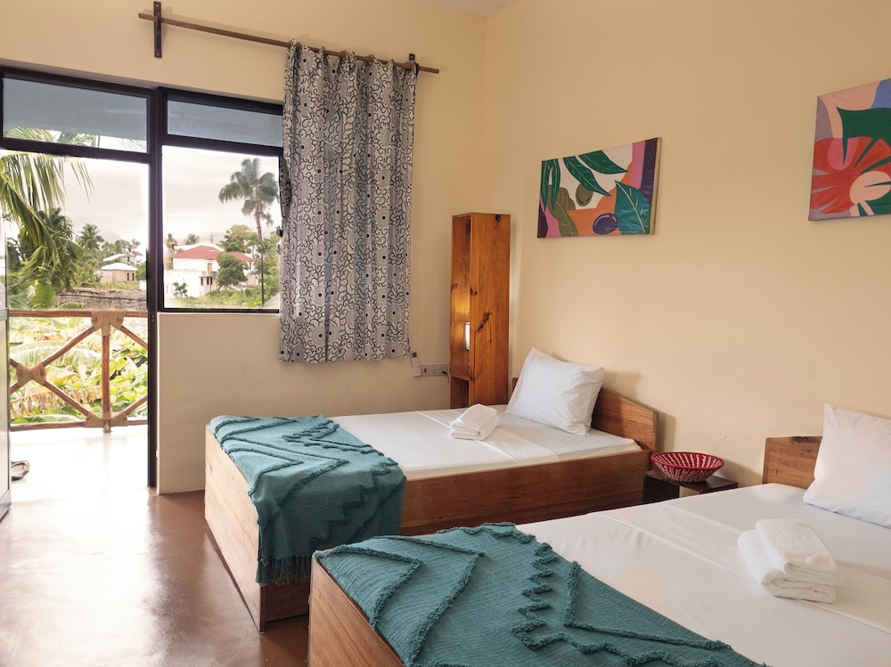 Classic Twin Room, Pool View
