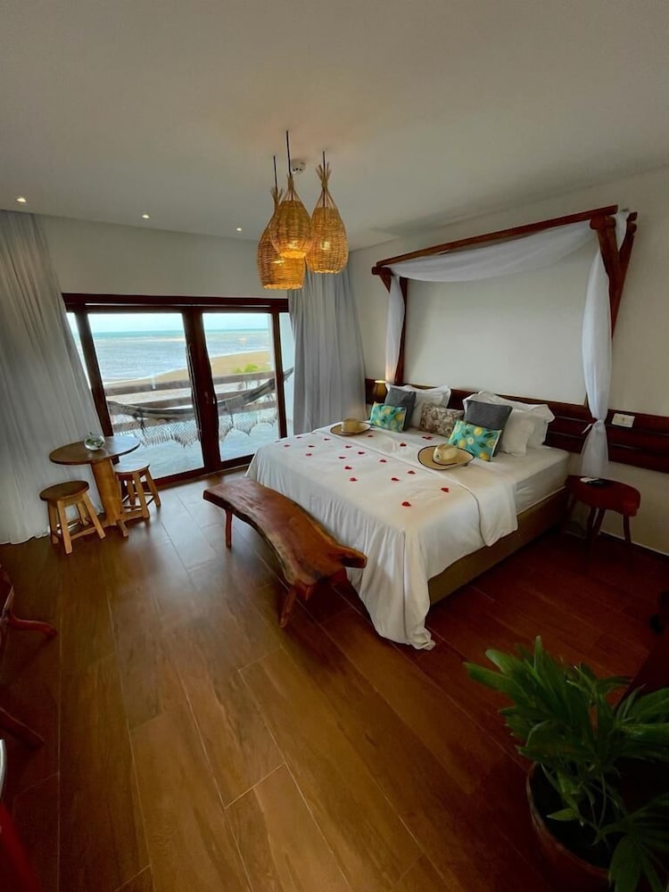 Quarto Duplo Deluxe com Varanda e Vista do Mar