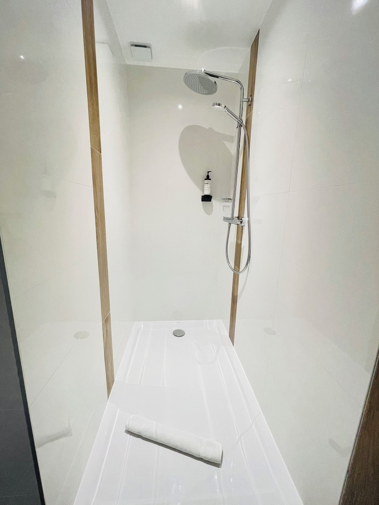 Junior Double Room, 1 King Bed, Balcony, Mountainside photo 3