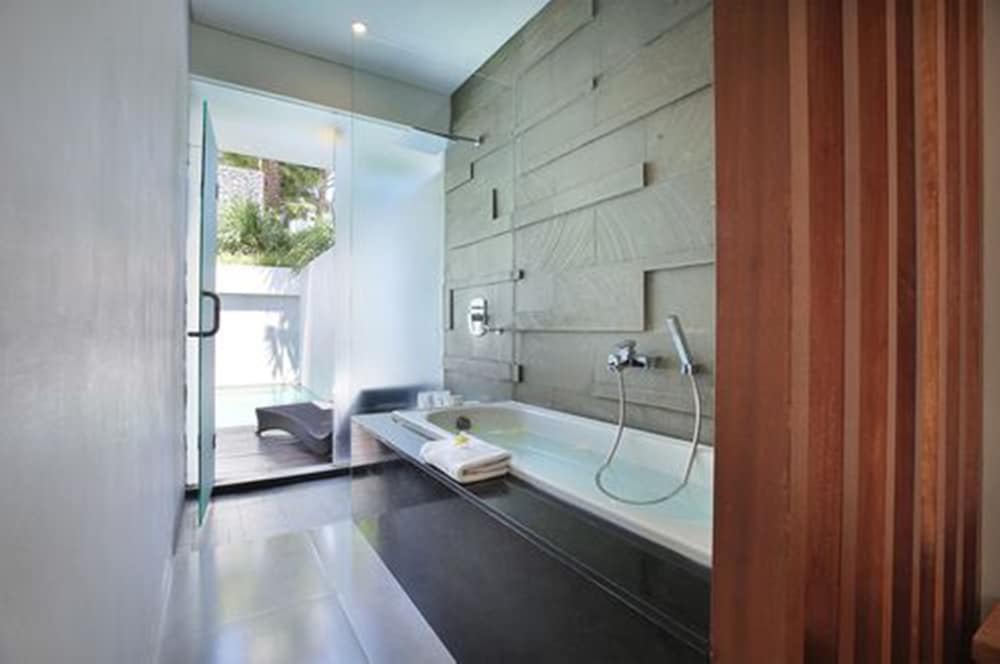 One Bedroom Pool Villas - Free Floating Breakfast