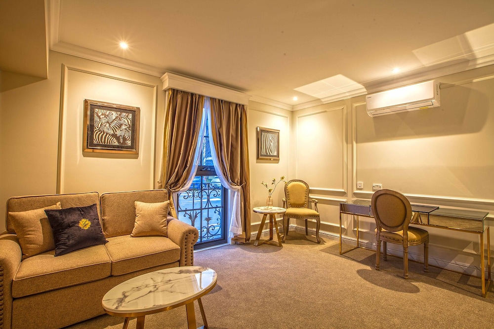 Luxury Class Junior Suite