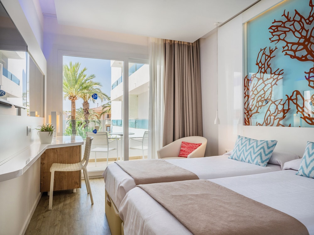Double Room, Balcony