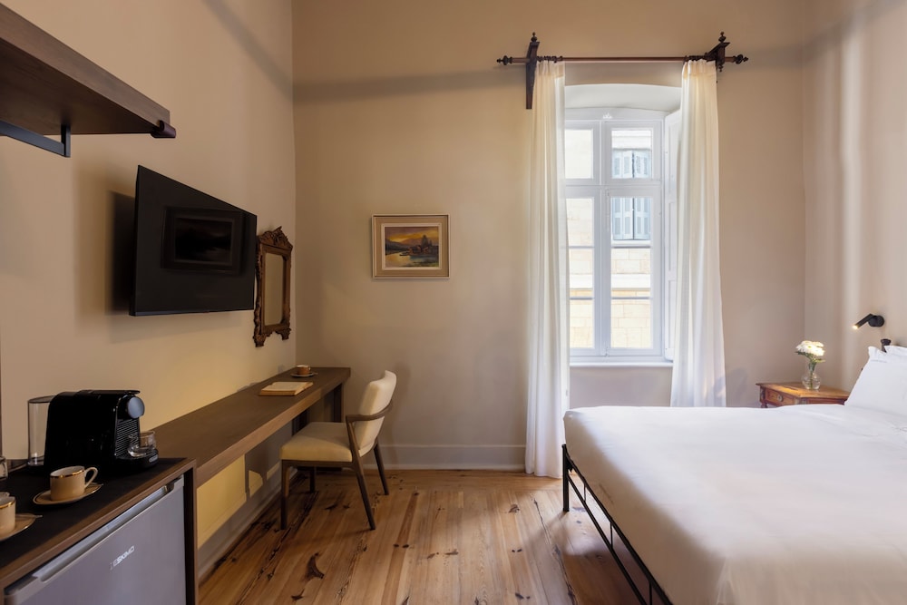 Superior Double Room, City View