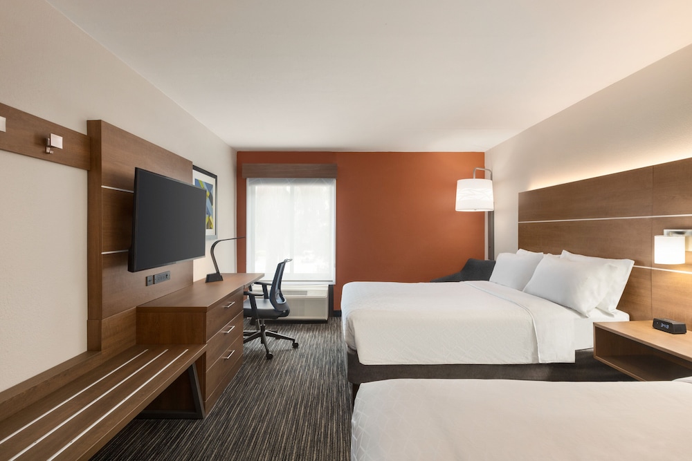 Standard Room, 2 Queen Beds - Photo 1