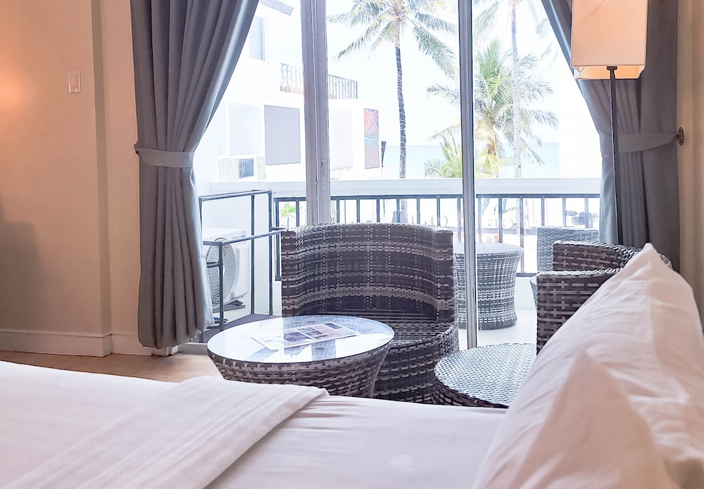 Deluxe Room - Photo 9