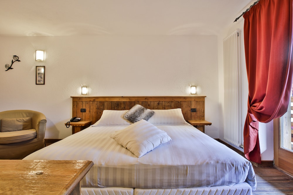Panoramic Double or Twin Room photo 2