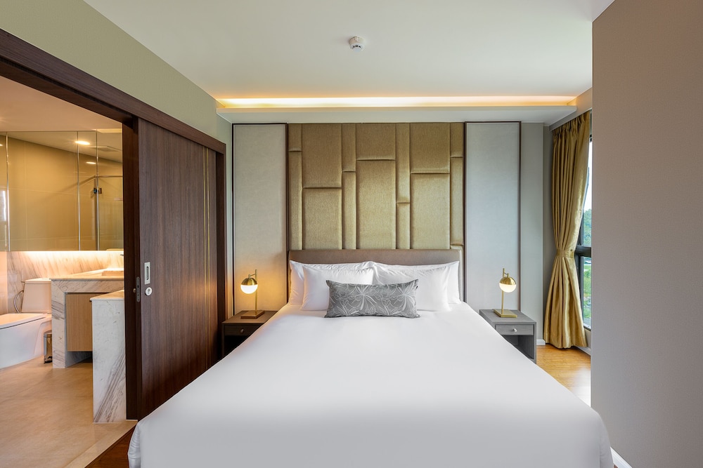 Deluxe Ocean View - Photo 4