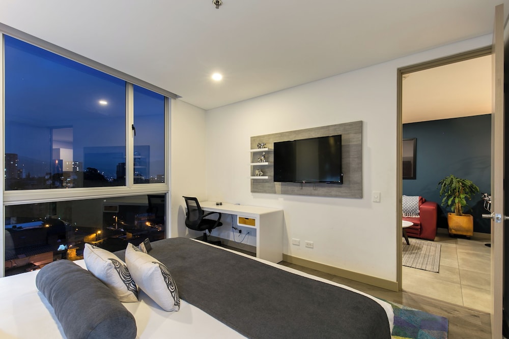 Deluxe Apartment 806