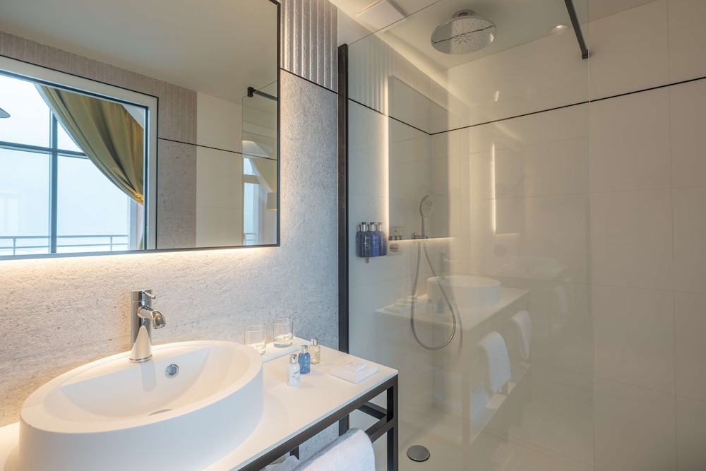 Superior Room, Balcony, Sea View - Photo 7