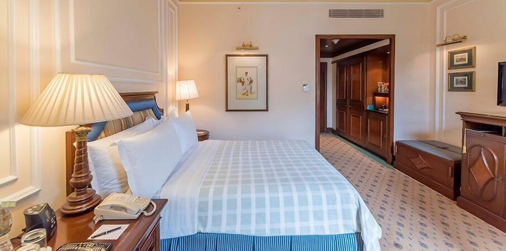Premier Room, Balcony