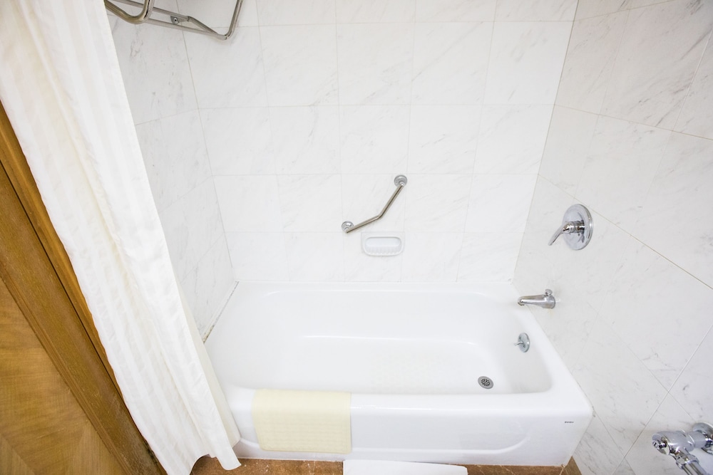Standard Twin Room - Photo 5