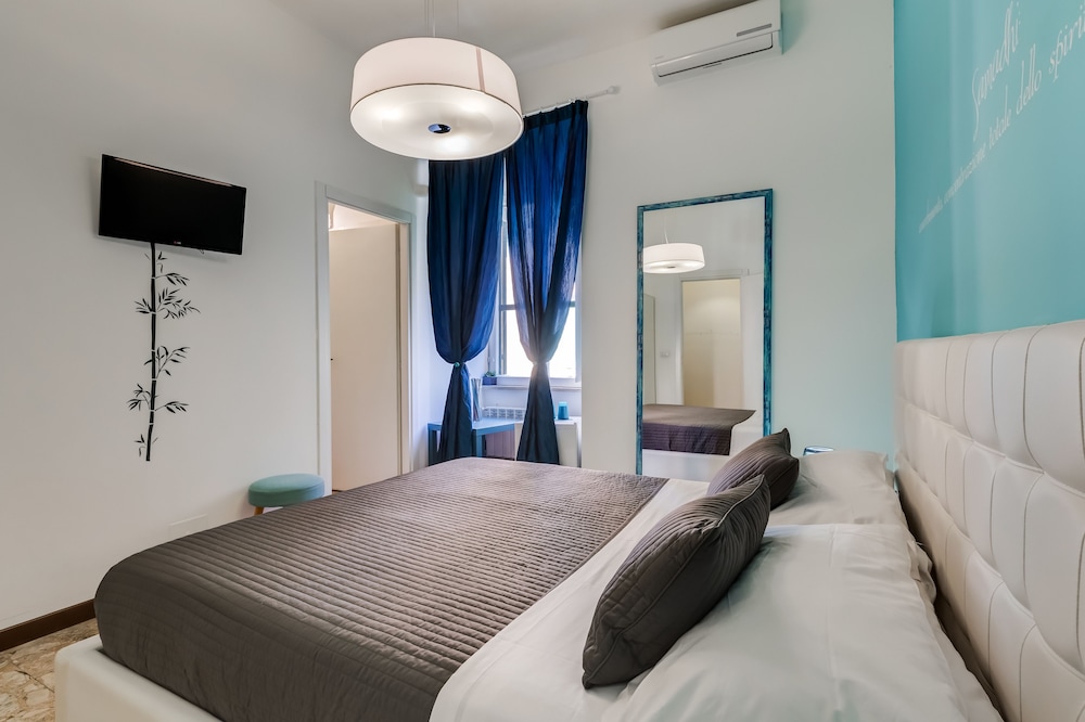 Double or Twin Room photo 3