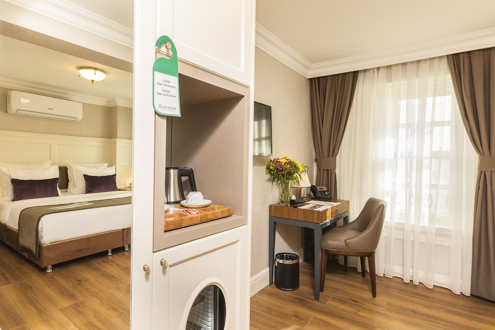 Deluxe Room with Balcony, 1 Bedroom photo 2