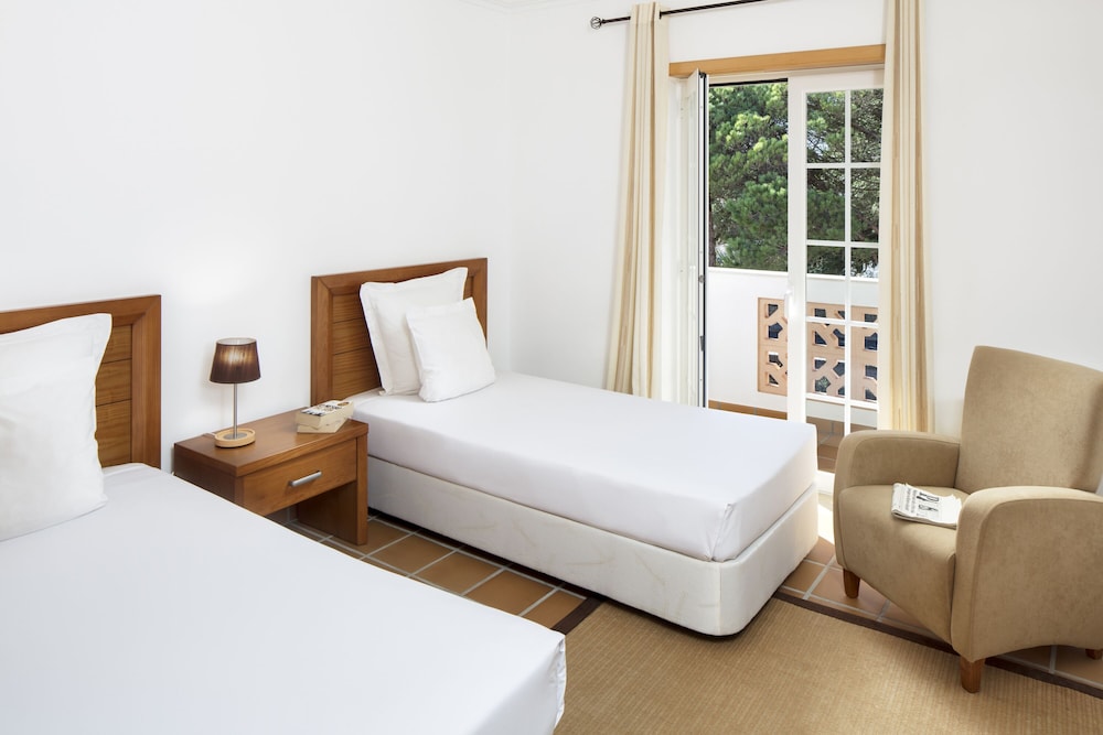 Standard Apartment, 3 Bedrooms, Garden Area - Photo 7