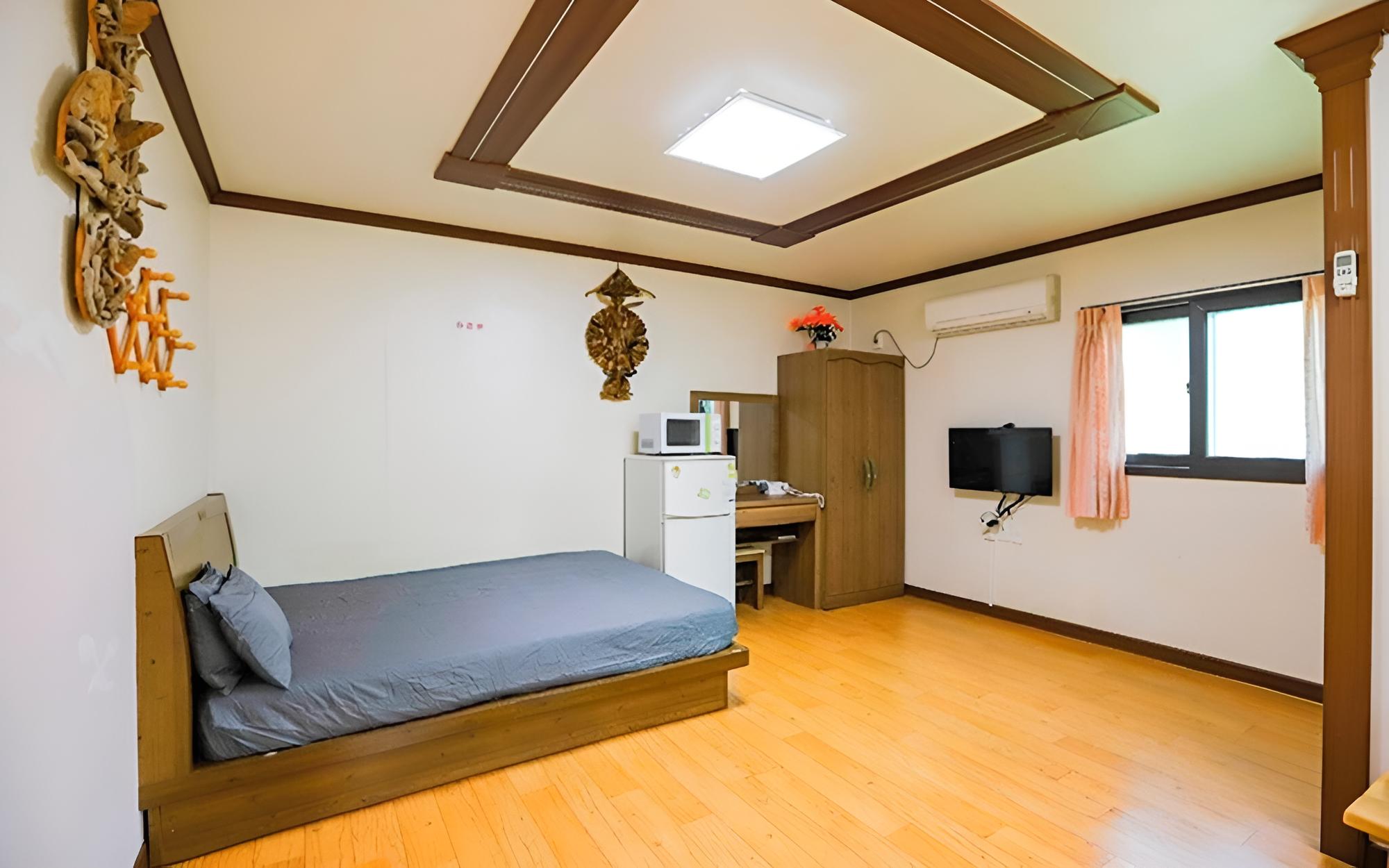 Room (Sunflower) photo 3