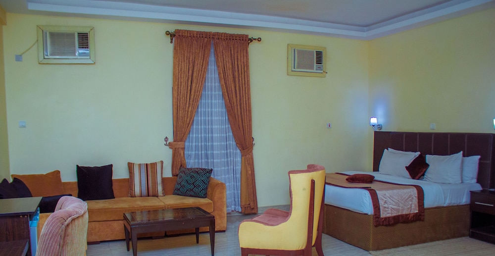 Superior Studio Suite photo 1