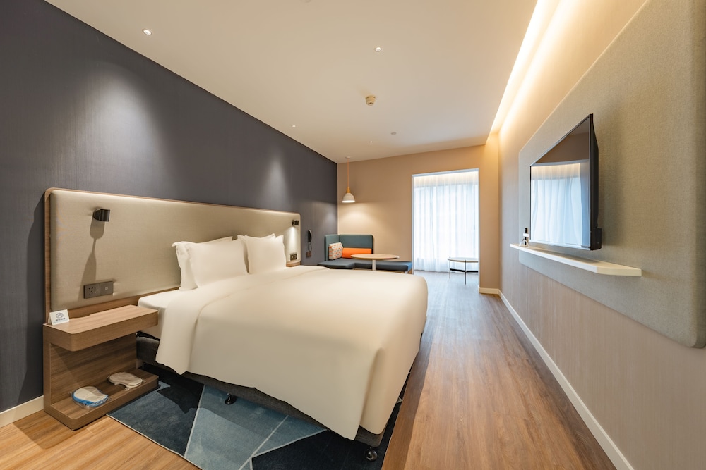 Standard Room, 1 King Bed, City View (Extra Space)