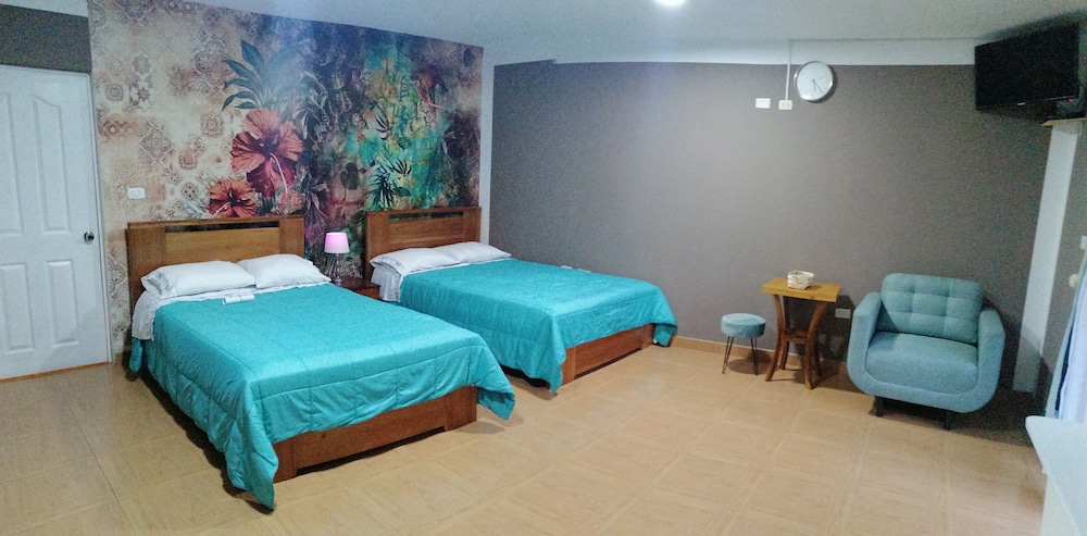 Basic Double or Twin Room, Mountain View photo 3