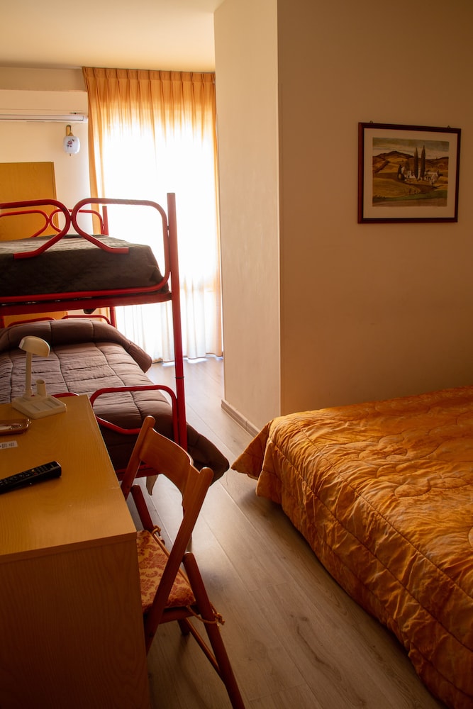 Basic Triple Room