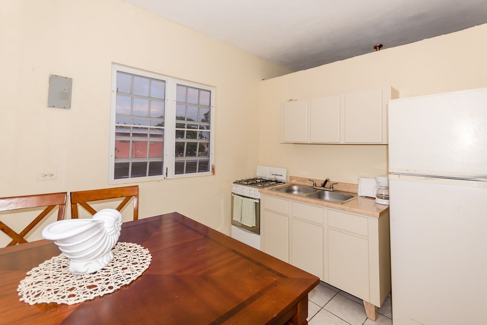 SA 201 Family Two Rooms Villa Two King Size Beds, with Balcony, 2nd Floor photo 3