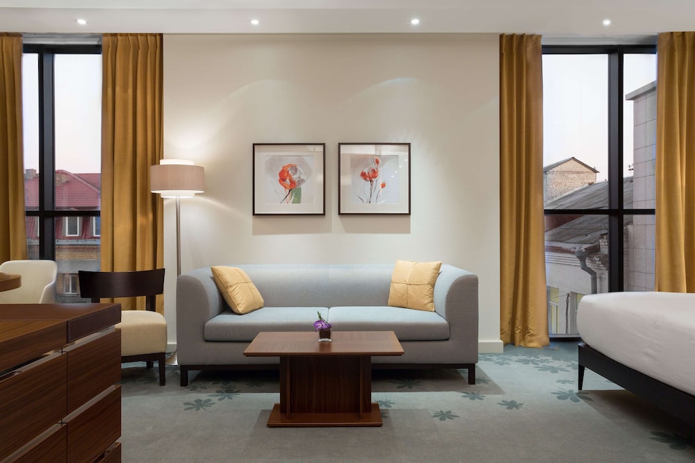 Executive Room, 1 King Bed, Non Smoking (Premium) photo 3