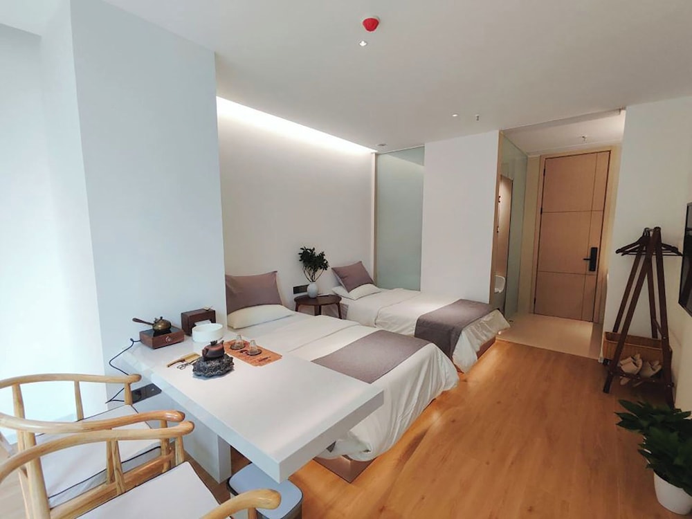 Classic Twin Room, Canal View photo 1