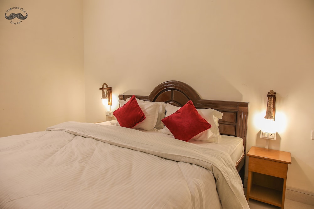 Deluxe Private Room (Non AC) - Photo 3