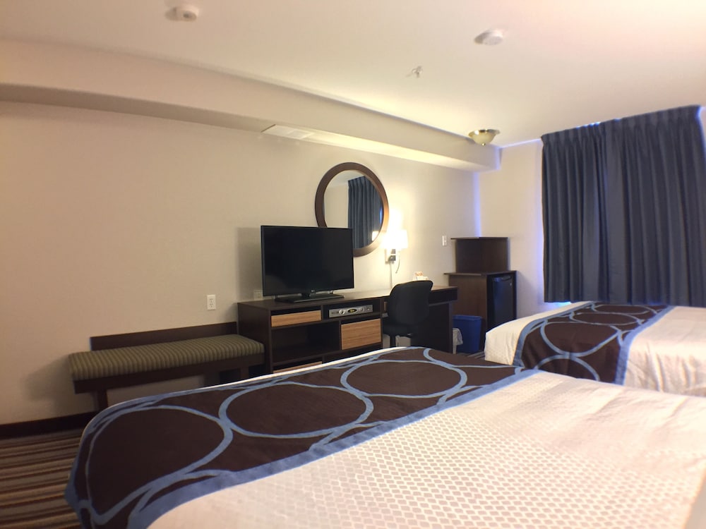 Room, 2 Queen Beds, Non Smoking - Photo 4