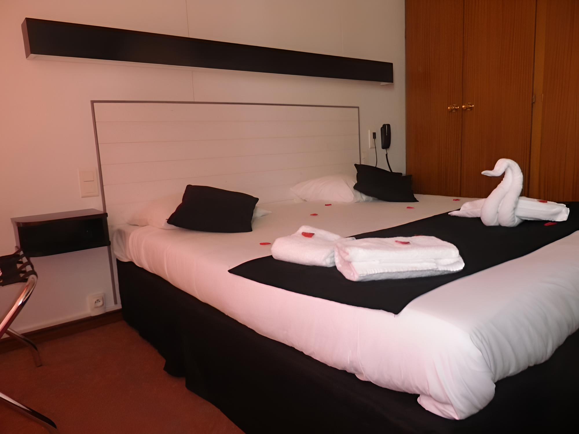 Double or Twin Room photo 2