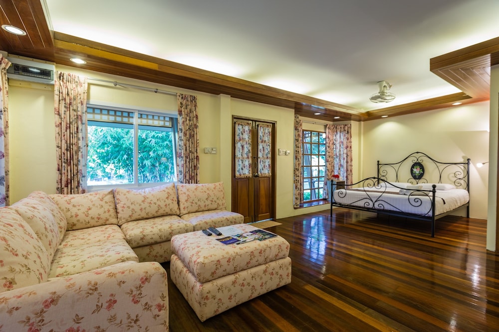 1-Bedroom Villa in the Garden
