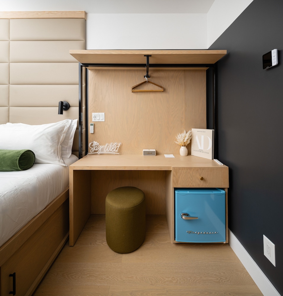 Superior, Midtown Serenity King Room