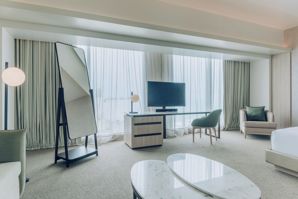 Suite, 1 King Bed, Sea View - Photo 5
