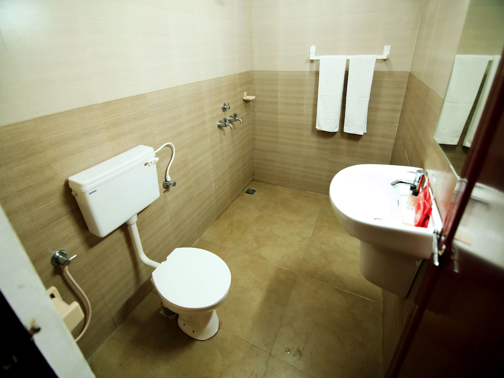 Deluxe Double Or Twin Room, 1 King Bed photo 3