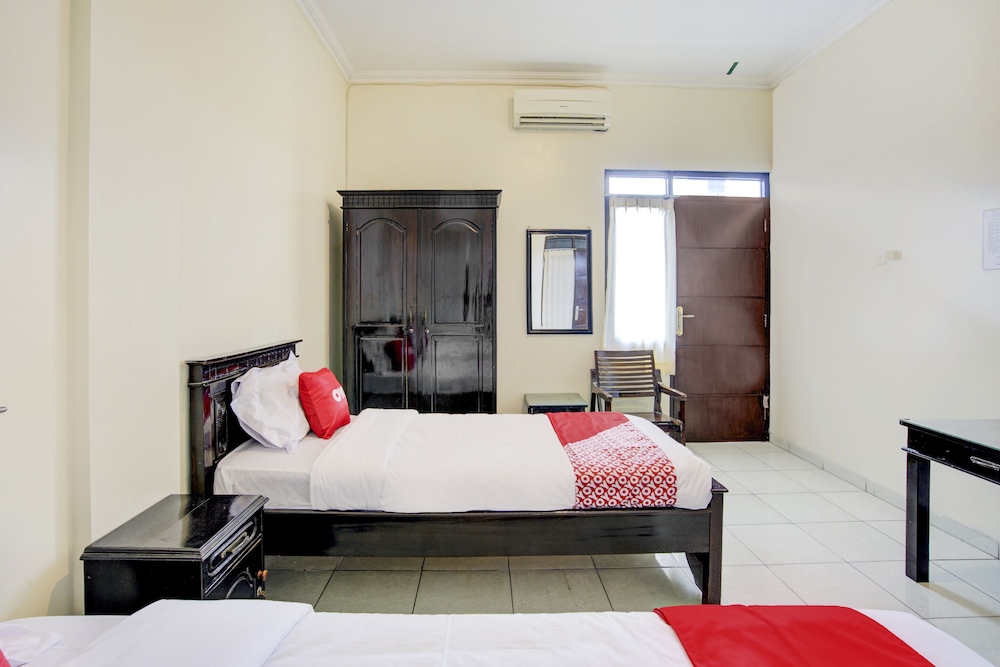 Standard Twin Room - Photo 2