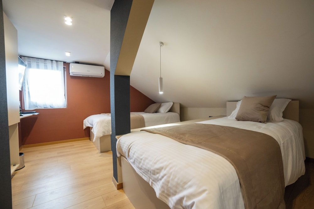 Economy Twin Room, City View