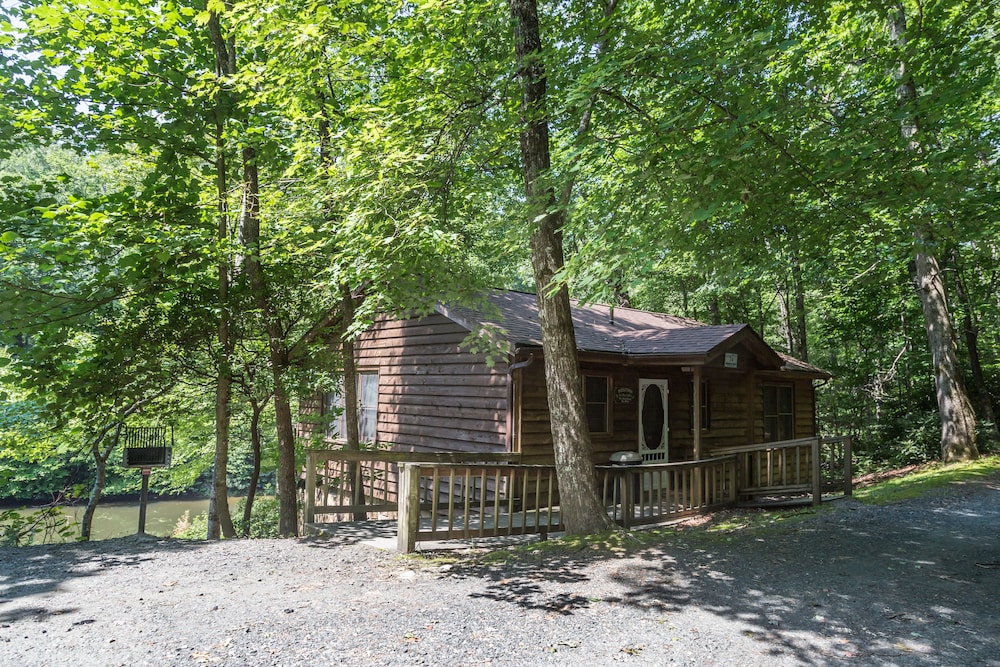 Family Cabin, 2 Bedrooms, Accessible, Lake View photo 2