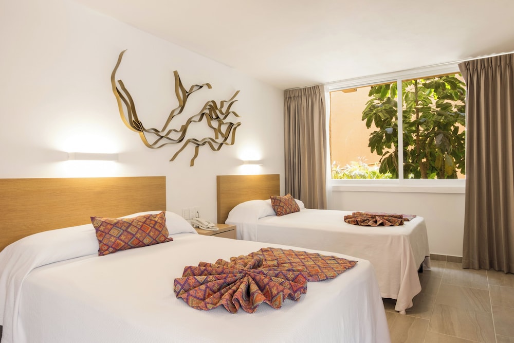 Deluxe Room, Garden View - Photo 1