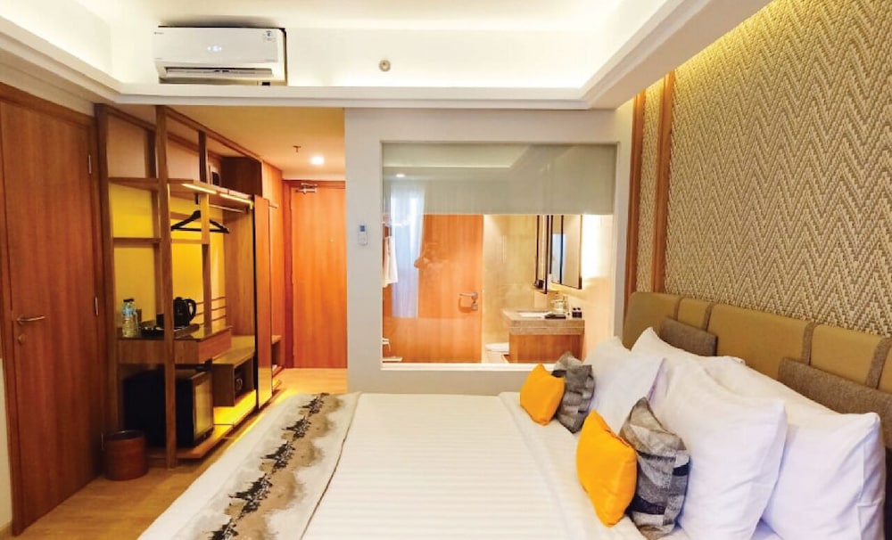Premier King Sea View - Photo 1
