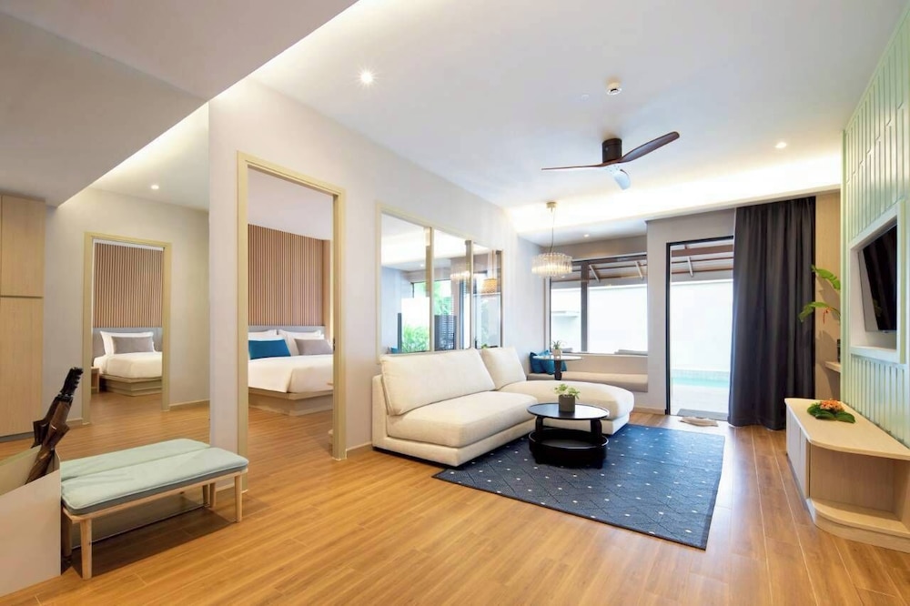 2-Bedroom Pool Suite