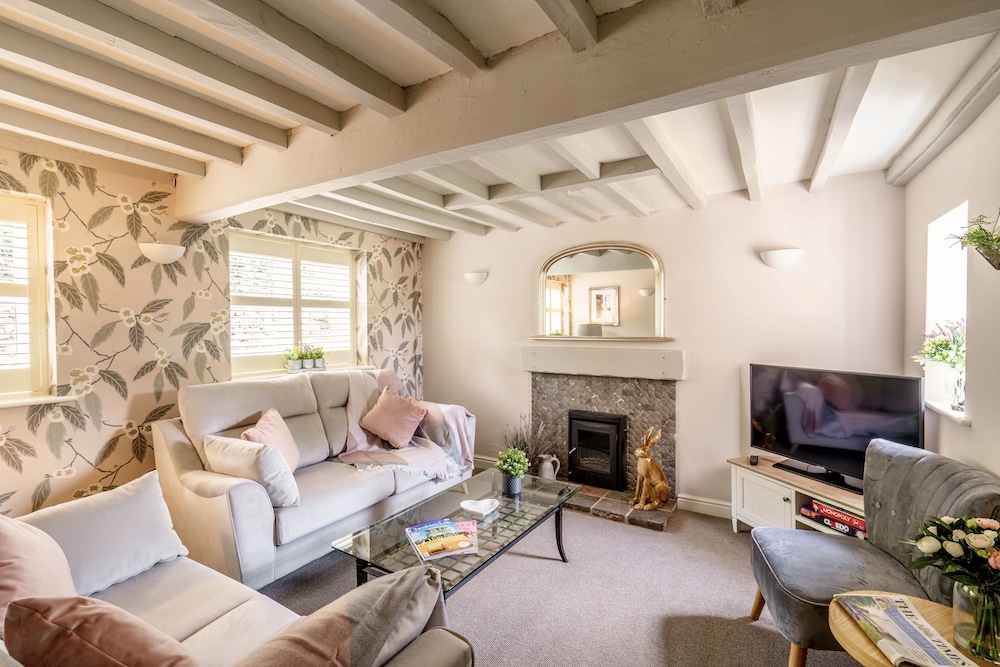 Luxury Cottage, 3 Bedrooms, Non Smoking, Garden View - Photo 6