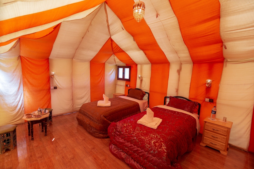 Deluxe Tent, 2 Twin Beds, Non Smoking photo 1