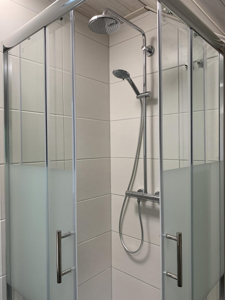 Deluxe Double Room, Private Bathroom - Photo 3