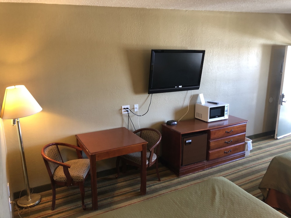 Business Room, 2 Queen Beds photo 3