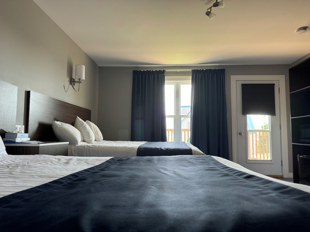 Standard Room, 2 Queen Beds, Mountainside photo 2