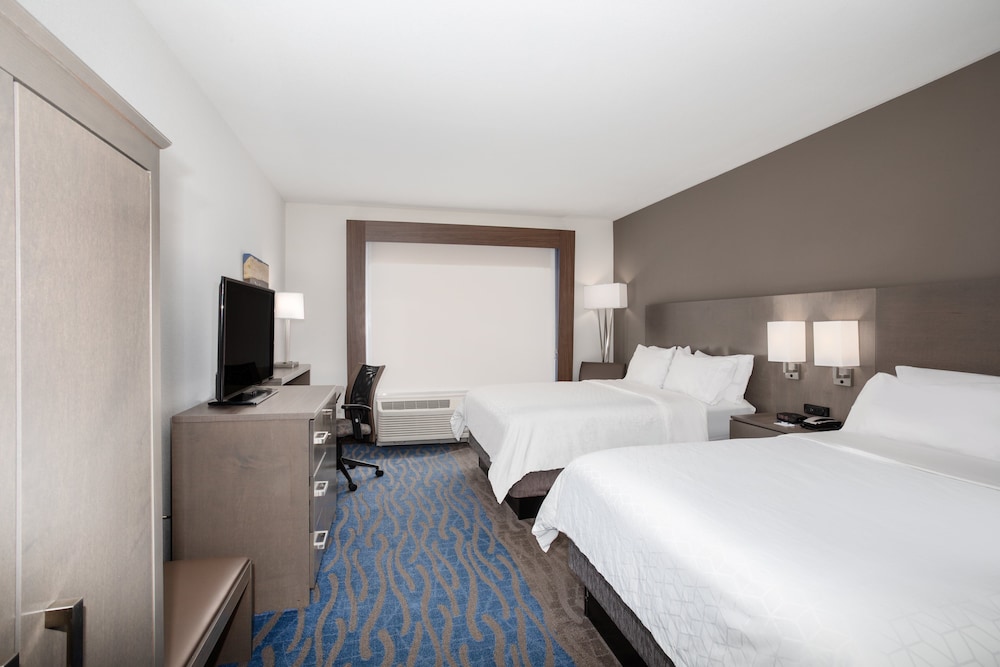 Suite, 2 Queen Beds (Additional Living Area) photo 2