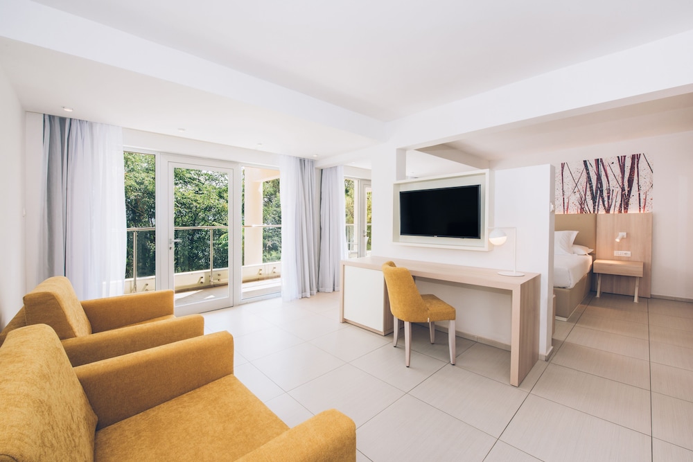 Junior Suite, Garden View