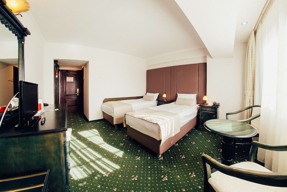 Economy Room, 2 Twin Beds photo 1